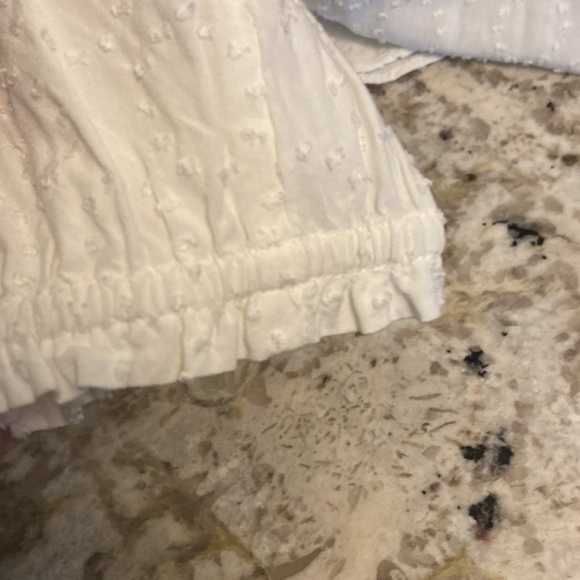 Beautiful white textured/Swiss dotted Loft blouse. Perfect condition. Small. - Picture 5 of 9